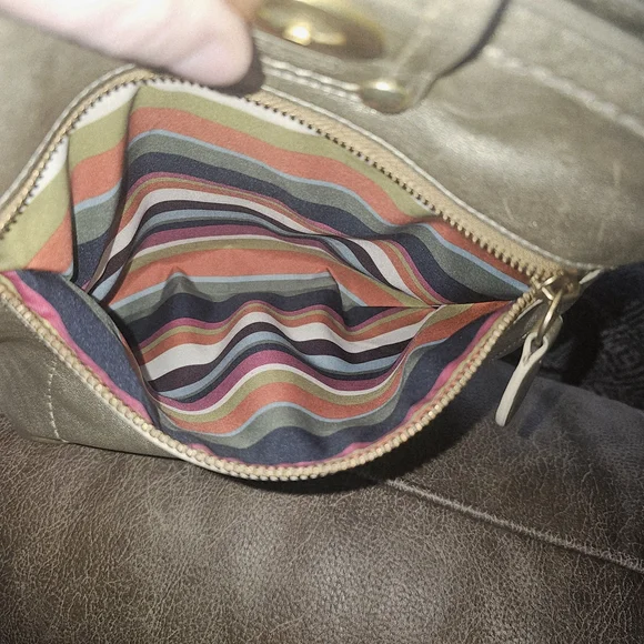 Coach Lily Legacy, Gold Metalic With Turnlock. - Picture 7 of 16